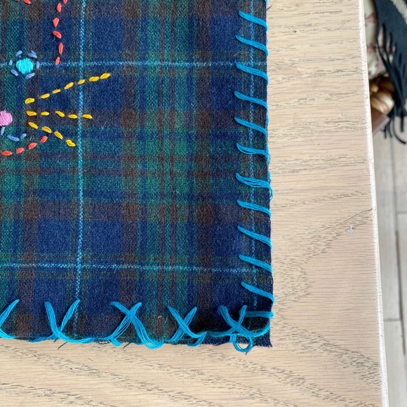 Scarf - Picture 6 of 7